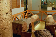 In november 1997 werd een unieke vondst gedaan in de nieuwbouwwijk Wateringse Veld. Vier Romeinse mijlpalen werden in een sloot langs de Romeinse weg gevonden. Nog nooit waren zoveel mijlpalen tegelijk aangetroffen op de plek waar ze hadden gestaan. Ze maken nu onderdeel uit van de Romeinenzaal in het Museon te Den Haag.